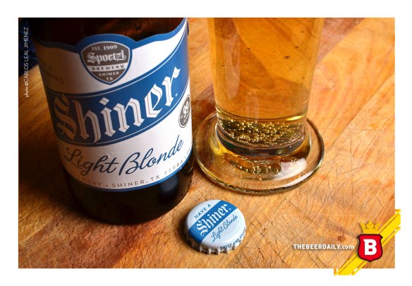 De un dorado intenso, esta ligera pero rico cerveza texana, para bajarle a las calorías.