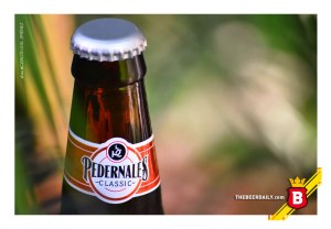 La cuellera de la botella genérica de esta Pedernales Classic
