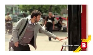 Pícale acá. No, no te daremos una cheve, pero podrás ver un video de esta "Pause"